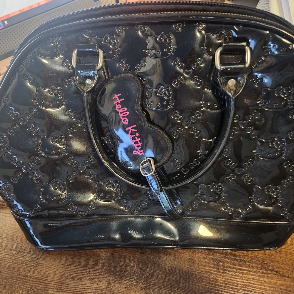 Elegant Blue Cosmetic Bag with Waterproof Lining and Compact Design